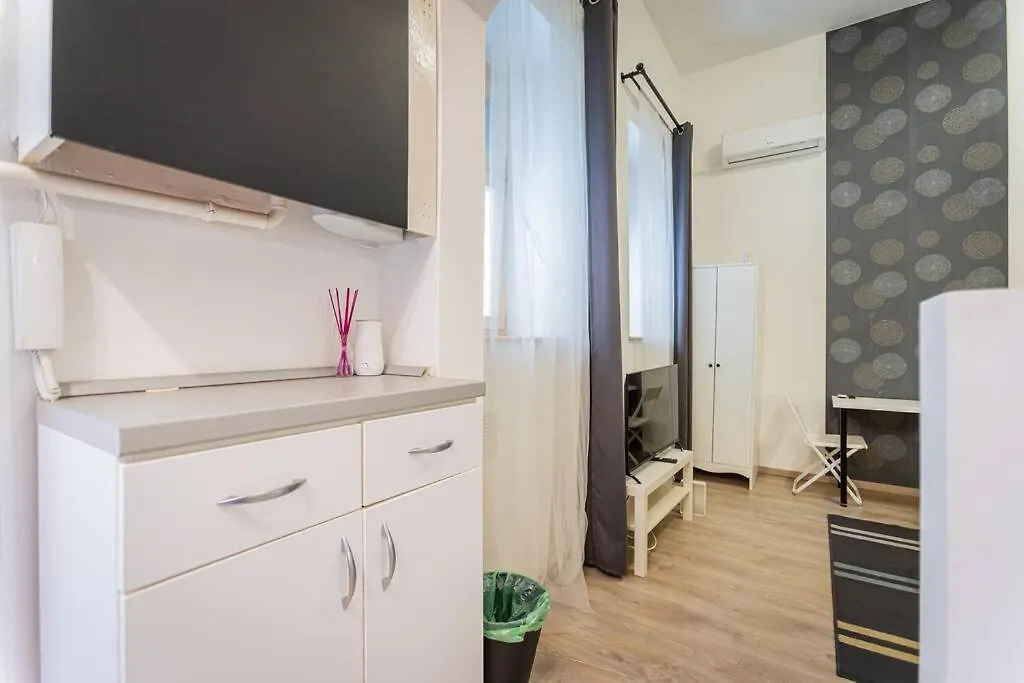 Cozy Apartment In Sip Str., Luna Budapest